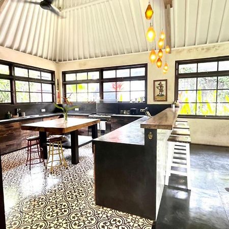 Holiday Beautiful Villa 4 Bedroom Garden View Canggu Dış mekan fotoğraf